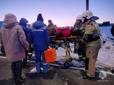 Спасатели деблокировали водителя с переломом бедра