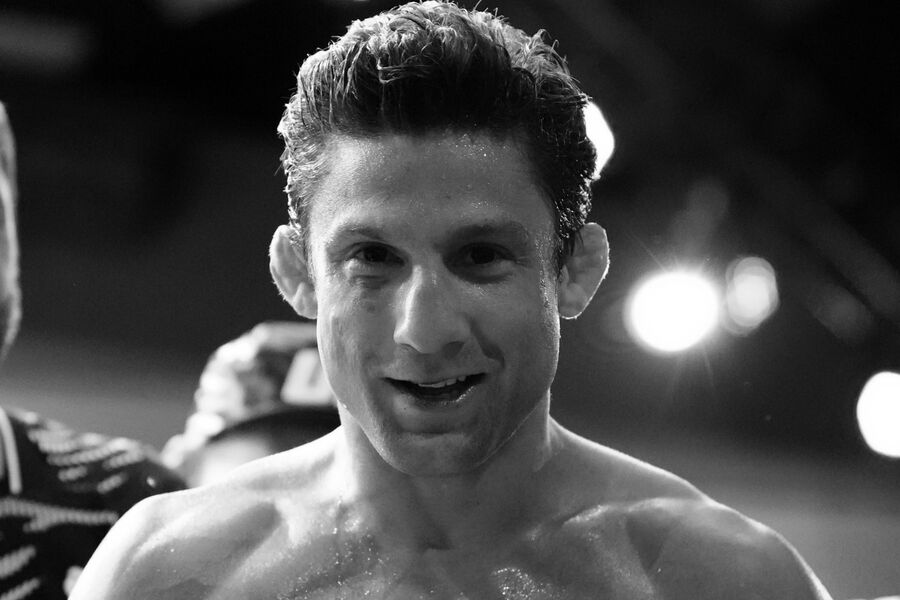 Бразильский боец ​​UFC Насименто умер во сне в возрасте 34 лет.