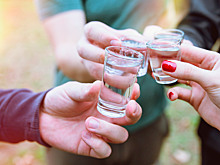 Почему люди массово травятся метанолом — врач