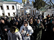 Арест сотрудника WSJ и ситуация в Киево-Печерской лавре. Главное за 30 марта