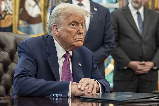 В США рассказали о скатившемся до политики Байдена Трампе