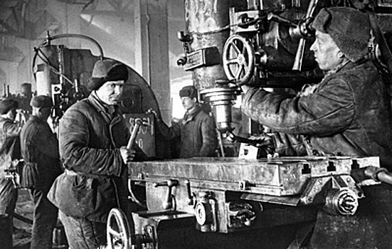 Финансовая помощь в борьбе против фашистов: репортаж ТАСС в день выпуска военного займа