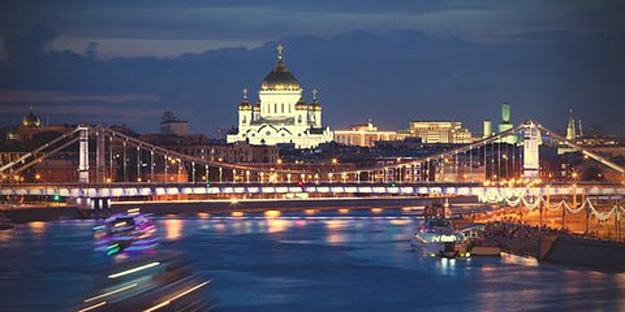 Крымский мост украсят красной подсветкой