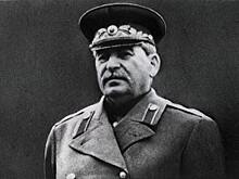 В российской школе повесили портрет Сталина на концерте ко Дню учителя
