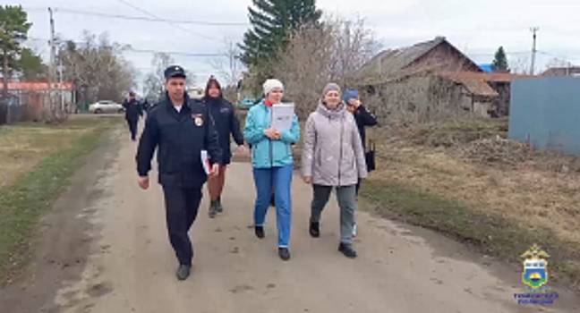 Полицейские продолжают нести дежурство в зонах подтопления в Оренбургской области