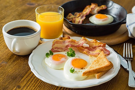 Отказ от завтраков повышает риск атеросклероза