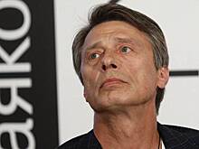 Актеры, музыканты, режиссеры и другие звезды: кто из знаменитостей умер в 2025 году