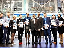 В Муравленко прошел нескучный научный фестиваль. Борис Бурда провел игру «Что? Где? Когда?»