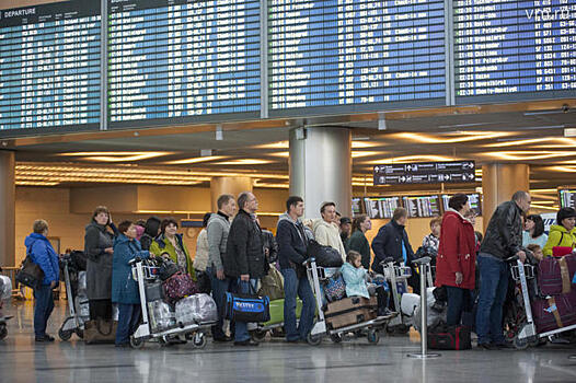 Почти 50 рейсов задержано и отменено в столичных аэропортах