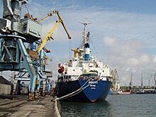 Бердянский порт залило нефтью