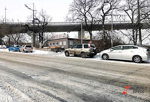 Стритрейсер распугал водителей в оживленном районе Владивостока