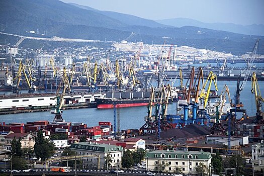 Профицит внешней торговли России в первом квартале снизился на 19%
