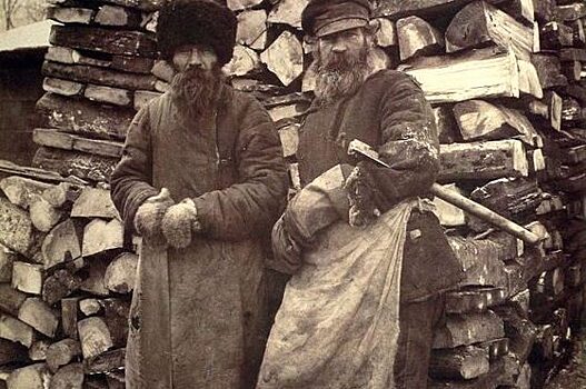 О каких корнях говорят окончания в русских фамилиях