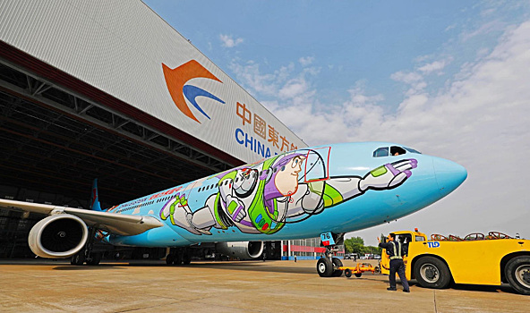 Самолет «История игрушек» совершил первый полет в Пекин