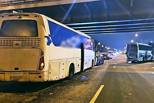 В Подмосковье автобус врезался в участников массового ДТП