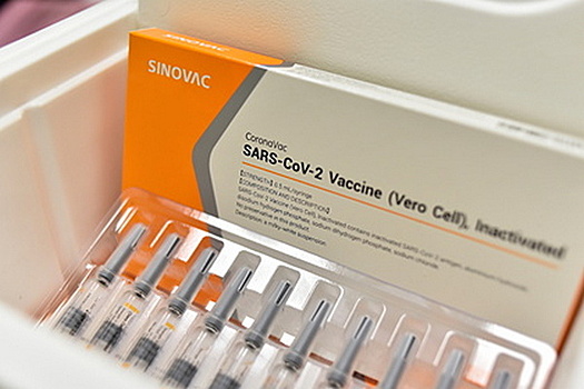 Популярную вакцину от COVID-19 связали с риском паралича