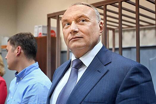 Дело собравшегося на СВО экс-сенатора рассмотрят присяжные