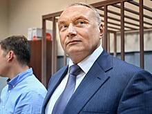 Дело собравшегося на СВО экс-сенатора рассмотрят присяжные