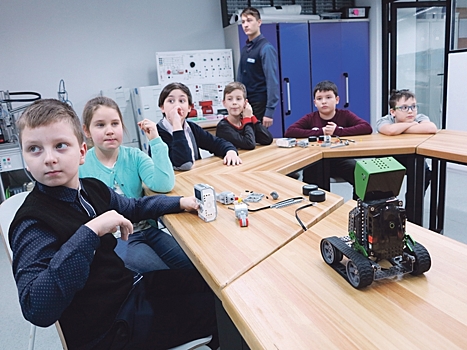Юные жители Зюзина побывали детском технопарке «Наукоград»