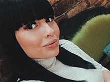 Звезда «Дома-2» Нелли Ермолаева кормит грудью на публике