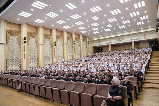Госавтоинспекция напомнила нижегородским курсантам о внимательности на дороге