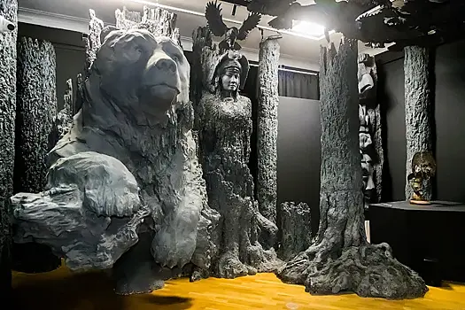 Человекоптицелось: покровителя древней Сибири привезли в Новосибирск