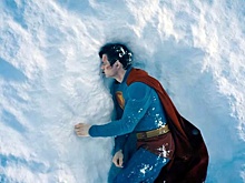 Дэвид Коренсвет рассказал о неудобствах костюма Супермена