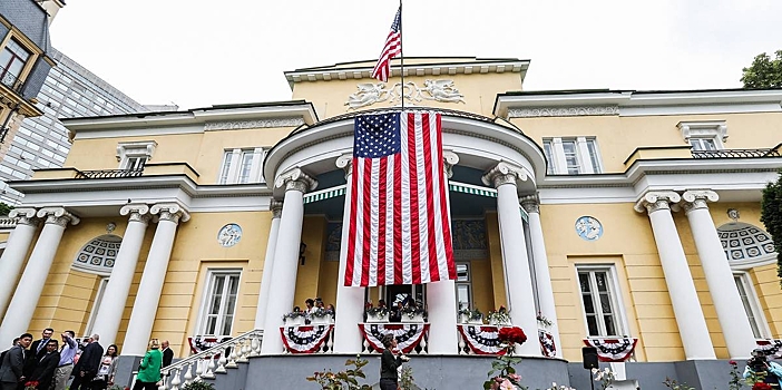 Неизвестный прорвался в резиденцию посла США в Москве