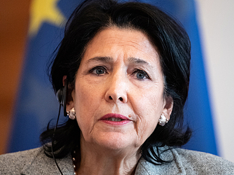 Президент Грузии увидела риски в бесконтрольном въезде россиян в страну