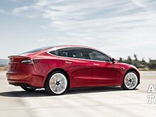 Tesla откладывает поставки первых Model 3 за 35 тысяч долларов