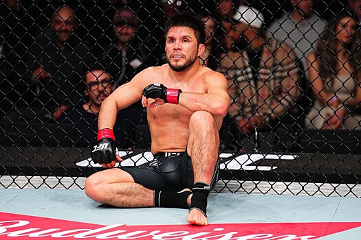 Неизвестный украл у Сехудо его первый чемпионский пояс UFC