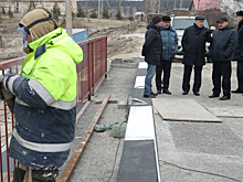 Спикер Заксобрания Валерий Малышев проинспектировал ремонт моста и обновление сетей водоснабжения в ходе поездки в Майнский район