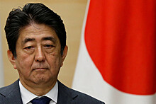 Рейтинг правительства Абэ упал до рекордного минимума