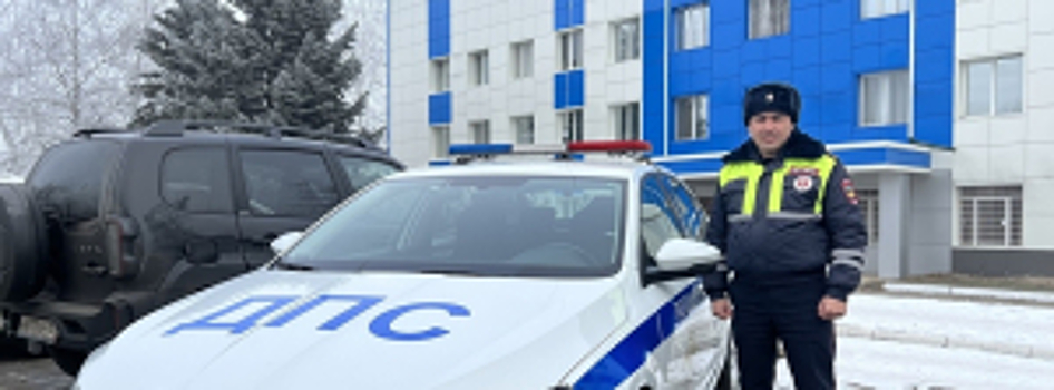 В Кабардино-Балкарии автоинспекторы помогли пассажирам сломавшегося автобуса добраться до аэропорта