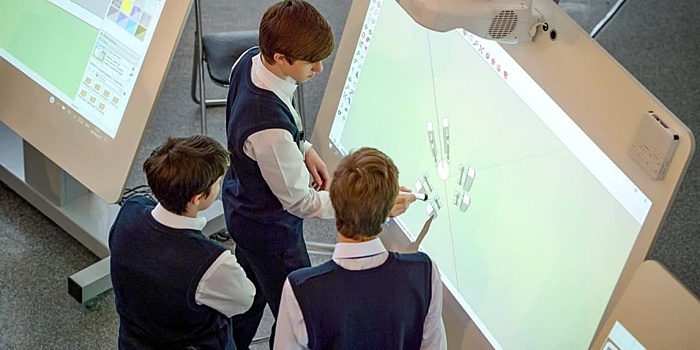 Школьники попробуют себя в роли пилотов в рамках экскурсий по МАИ