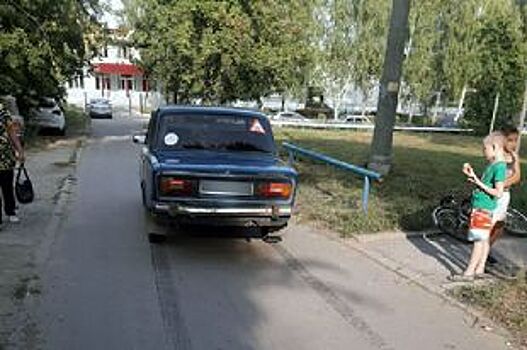 В поселке Искра во дворе дома «шестерка» сбила четырехлетнего ребенка