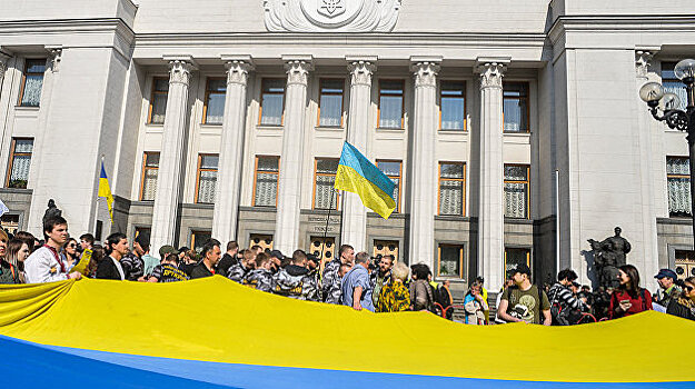 Президент и парламент: кто главнее на Украине?