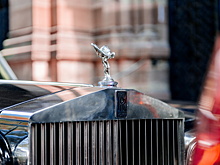 Rolls-Royce приостановил поставки автомобилей в Россию