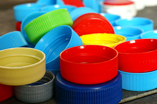 Спасая жизни: зачем собирать пластиковые крышки