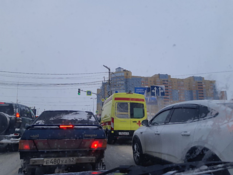 Рязанцев возмутил реанимобиль с плёнкой вместо стекла