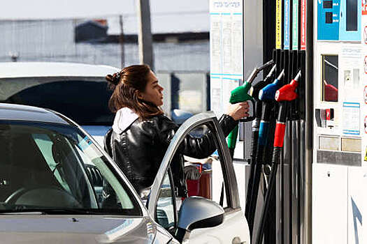 Аналитик Джиоев заявил, что акцизы и налоги не дадут цене бензина падать дальше