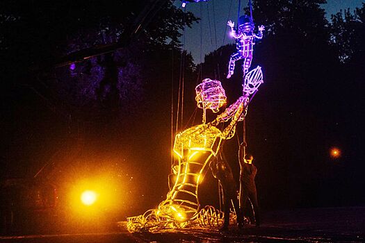 Во Владивостоке театральный фестиваль завершили "Оптимистической трагедией"