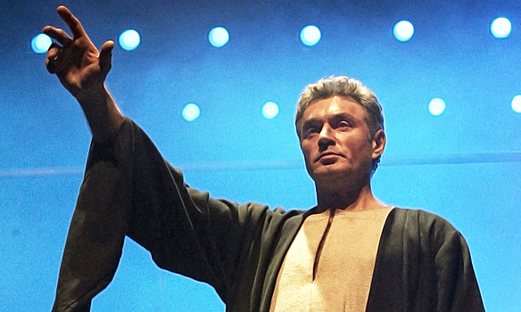 Актер Титоренко отсудил у МХАТа 160 тыс. рублей