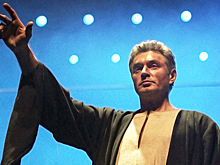 Актер Титоренко отсудил у МХАТа 160 тыс. рублей