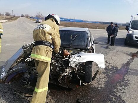 Снёс капот: на трассе Орёл-Тамбов столкнулись два авто