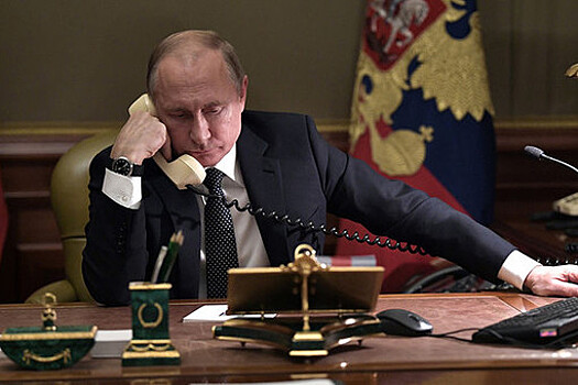 Кремль подтвердил телефонную беседу Путина и президента Аргентины