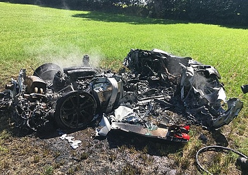 Водитель разбил Ferrari спустя час после покупки