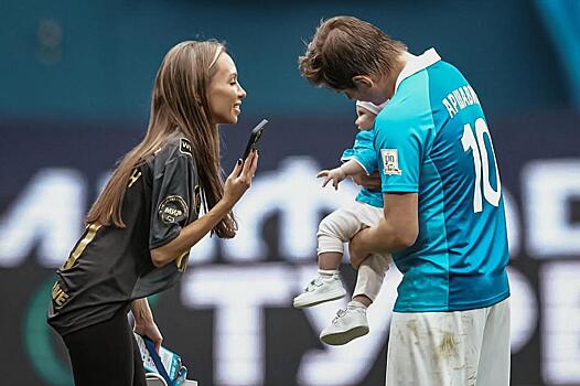 Андрей Аршавин впервые опубликовал фото с младшей дочерью: «Моя»