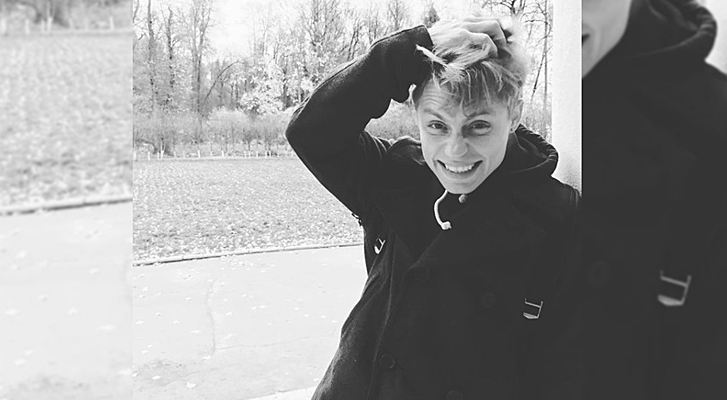 Бұлшық етті жас секс и и его помощь видео