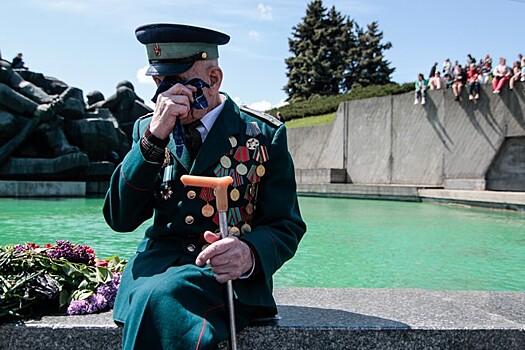 Киев отменил возложение цветов к могиле Неизвестного солдата